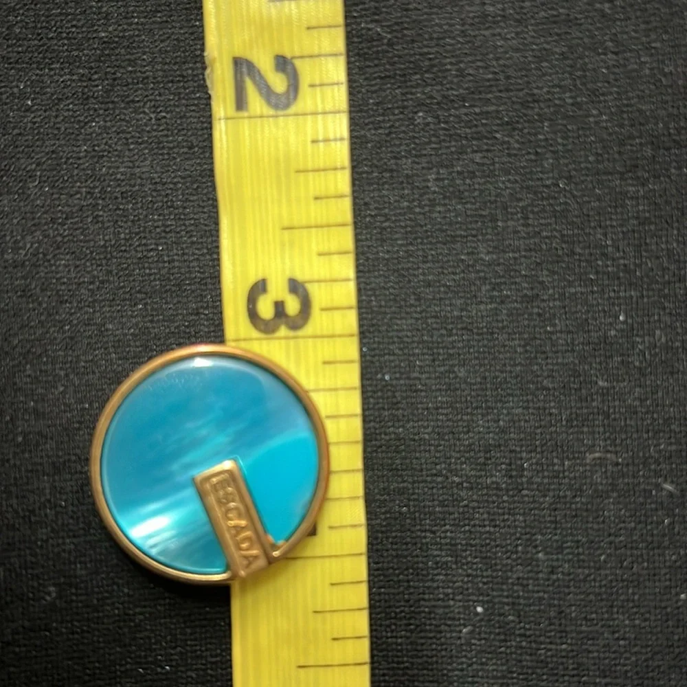 Escada buttons - Picture 3 of 4